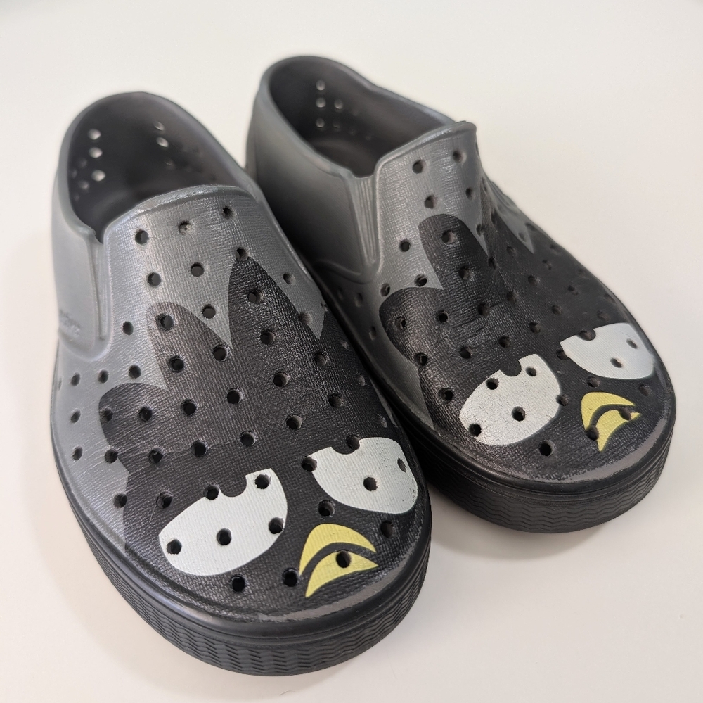 Native Miles Water Shoes Sanrio Hello Kitty Badtz Maru C11 Kids 11 RUNS SMALL